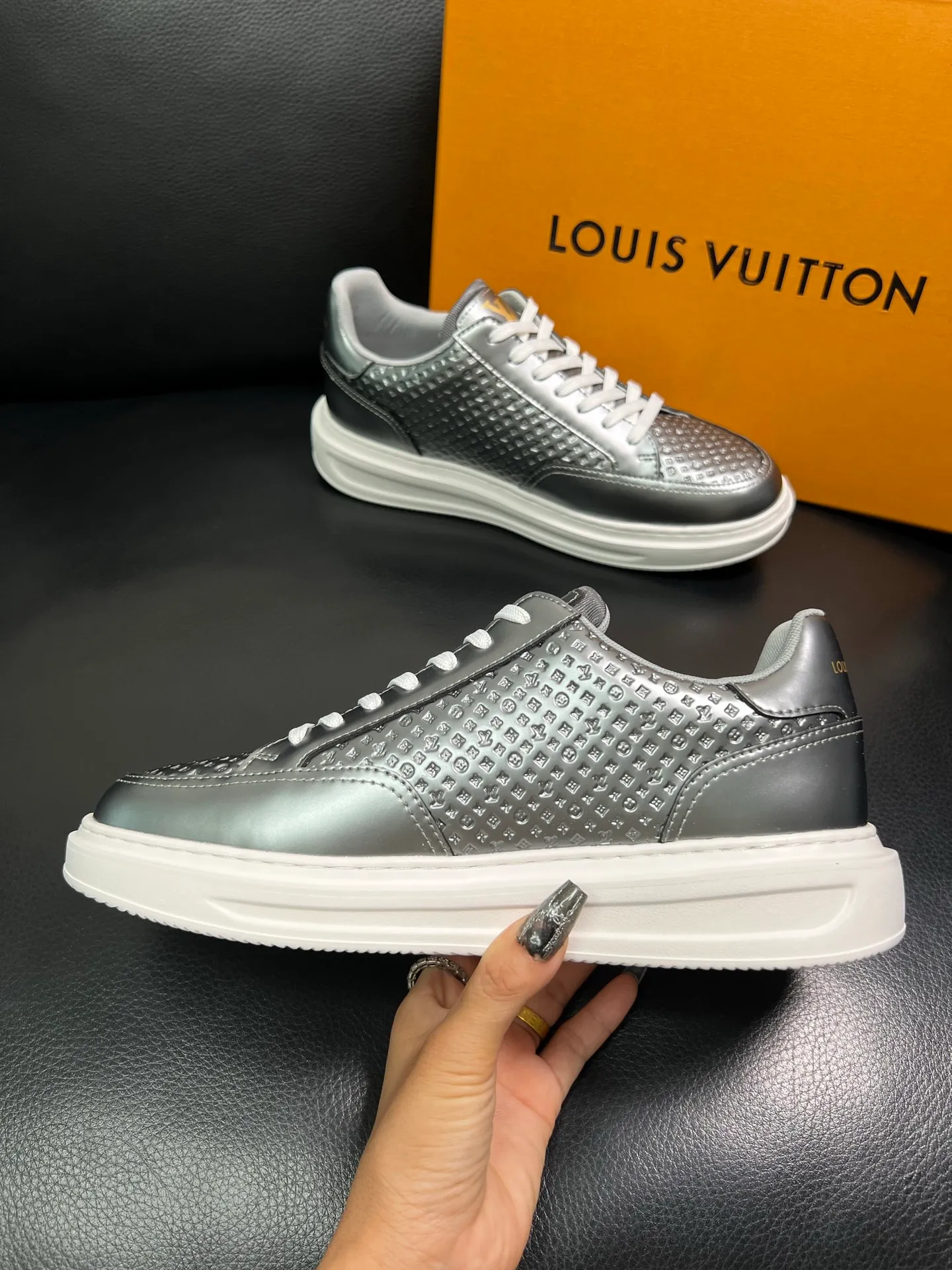 Men's shoes 💰740 Lv high quality top crafts Louis Vuitton sports shoes counter synchronized with original factory configuration, uppers imported from Italy, high-quality splicing colorful complex crafts, imported mesh pads soft and comfortable, soles: original soles specially provided by the original factory, T men's shoes 💰U exclusive movable molded soles super comfortable, original factory and single goods, welcome to compare, code number 38-44 (customized 45) 85867